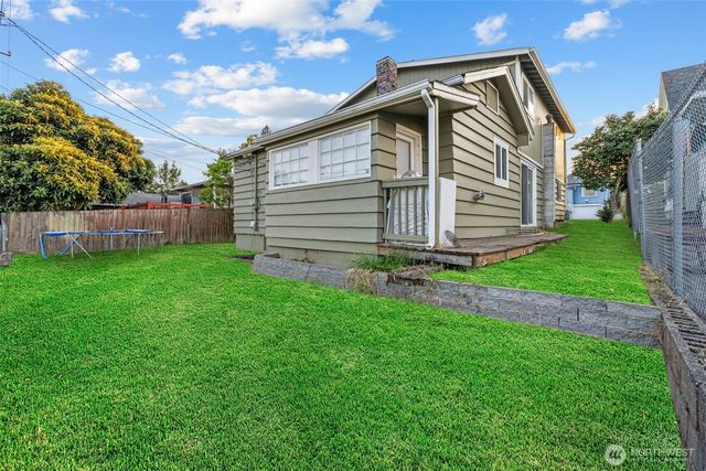 3633 E J Street, Tacoma, WA 98404