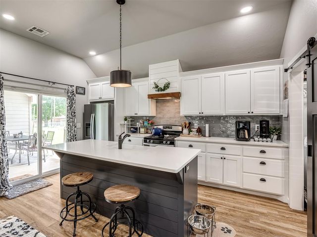 402 S Van Buren Avenue, Blanchard, OK 73010