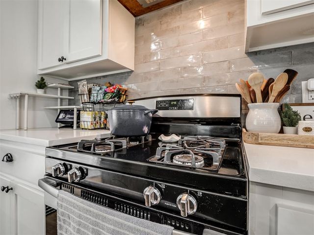 402 S Van Buren Avenue, Blanchard, OK 73010