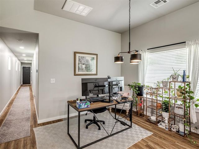 402 S Van Buren Avenue, Blanchard, OK 73010