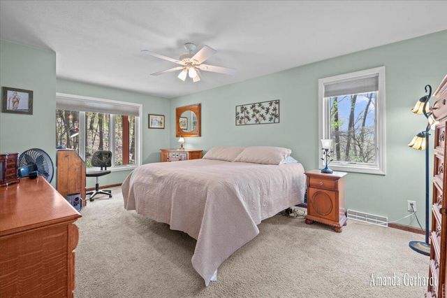12449 Bailey Drive, Lowell, MI 49331