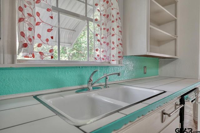 523 W 2nd Street, Tyler, TX 75701