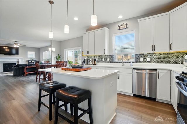 578 Bellasera Drive, Sugarcreek Twp, OH 45440