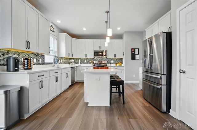 578 Bellasera Drive, Sugarcreek Twp, OH 45440