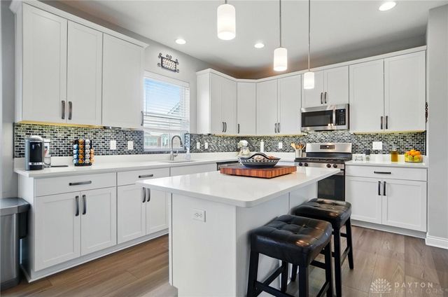 578 Bellasera Drive, Sugarcreek Twp, OH 45440