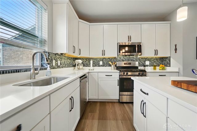 578 Bellasera Drive, Sugarcreek Twp, OH 45440