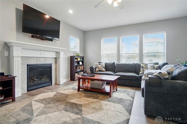 578 Bellasera Drive, Sugarcreek Twp, OH 45440