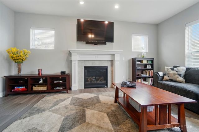 578 Bellasera Drive, Sugarcreek Twp, OH 45440