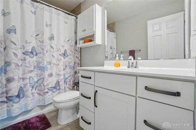 578 Bellasera Drive, Sugarcreek Twp, OH 45440