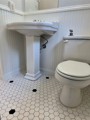 1009 Alegria RD, Austin, TX 78757