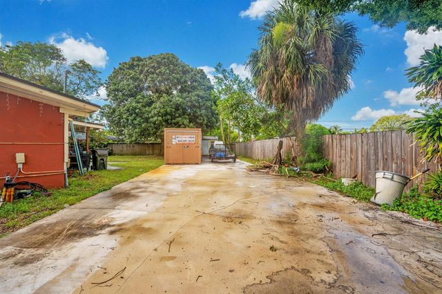 3250 E Glendale Boulevard, Fort Lauderdale, FL 33312