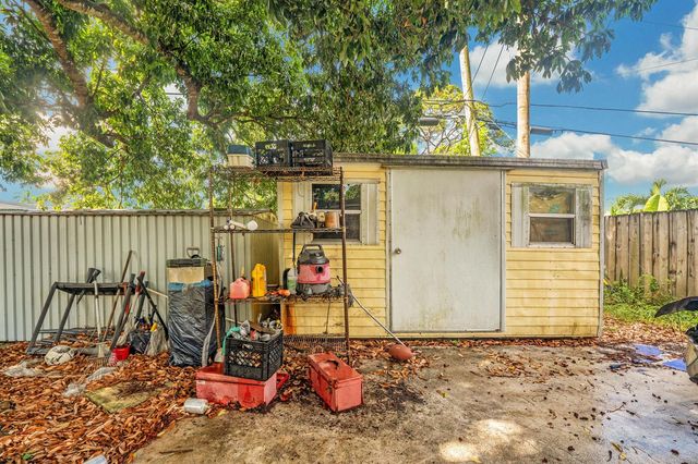 3250 E Glendale Boulevard, Fort Lauderdale, FL 33312