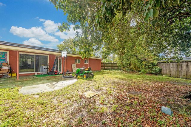3250 E Glendale Boulevard, Fort Lauderdale, FL 33312