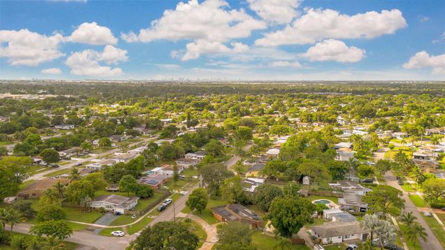 3250 E Glendale Boulevard, Fort Lauderdale, FL 33312