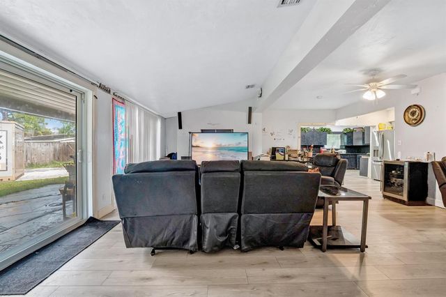 3250 E Glendale Boulevard, Fort Lauderdale, FL 33312