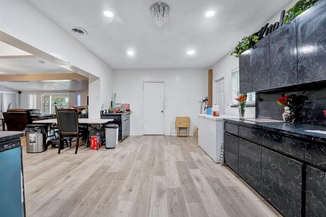 3250 E Glendale Boulevard, Fort Lauderdale, FL 33312
