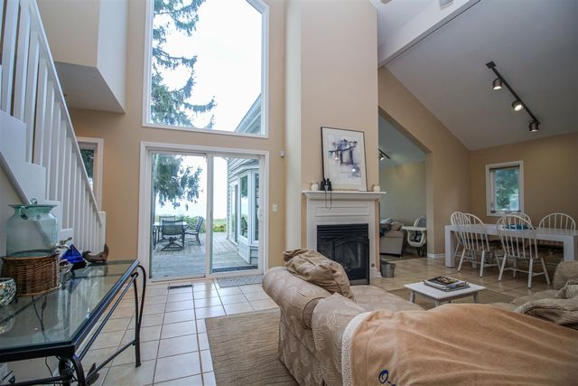 77709 18th Avenue, South Haven, MI 49090