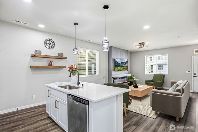 5212 E M Street, Tacoma, WA 98404