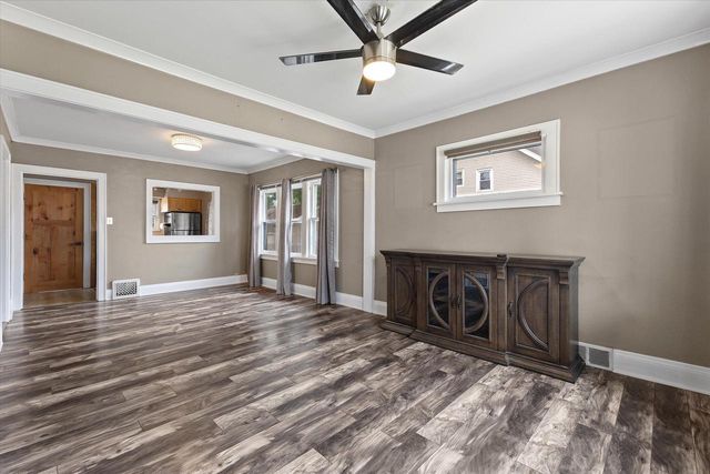 7519 10th AVENUE, Kenosha, WI 53143