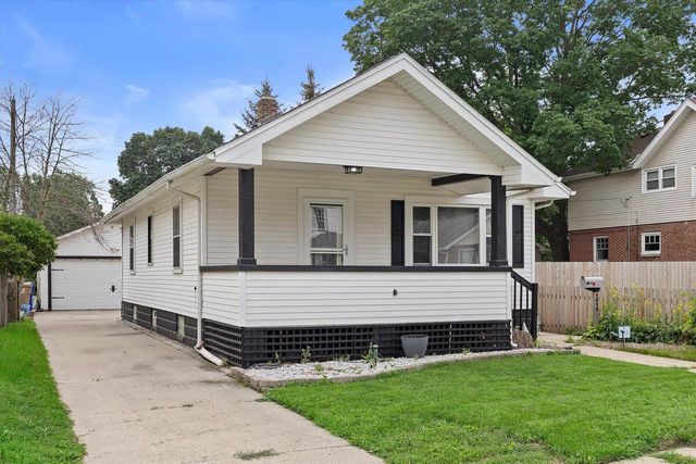 7519 10th AVENUE, Kenosha, WI 53143