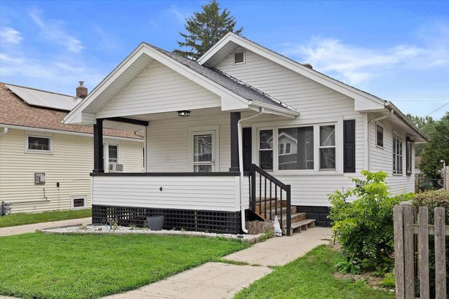 7519 10th AVENUE, Kenosha, WI 53143