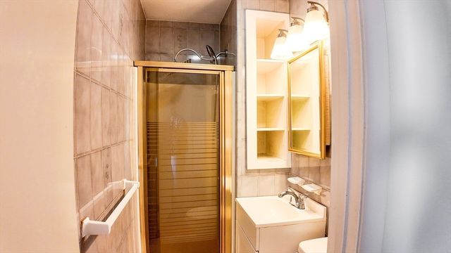 61 Thomas St 1, Dedham, MA 02026