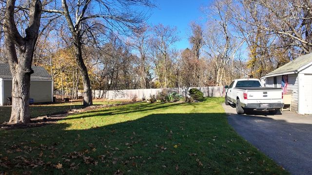 61 Thomas St 1, Dedham, MA 02026