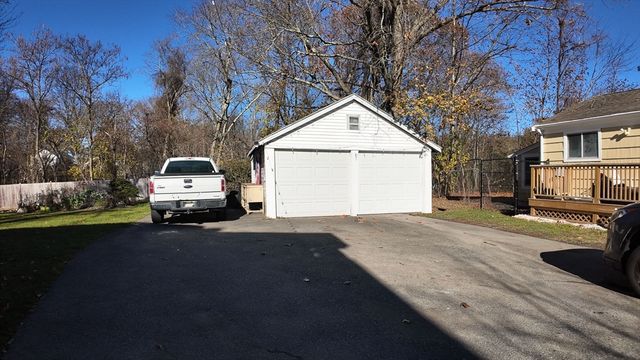 61 Thomas St 1, Dedham, MA 02026