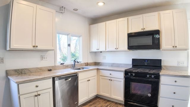 61 Thomas St 1, Dedham, MA 02026