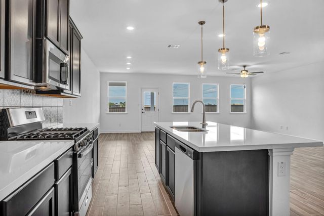 131 Adeline RD, Hutto, TX 78634