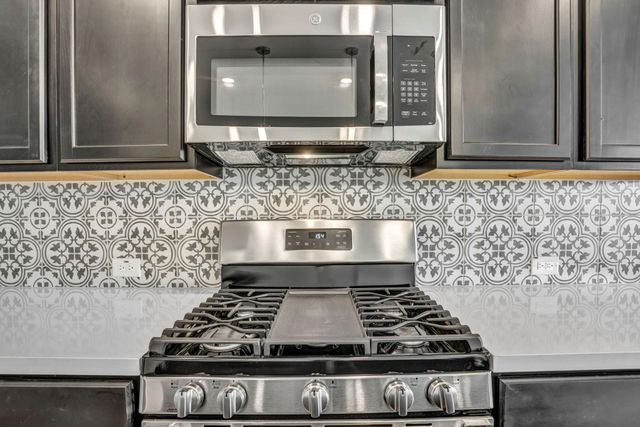 131 Adeline RD, Hutto, TX 78634