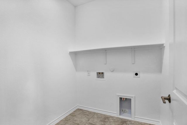 131 Adeline RD, Hutto, TX 78634