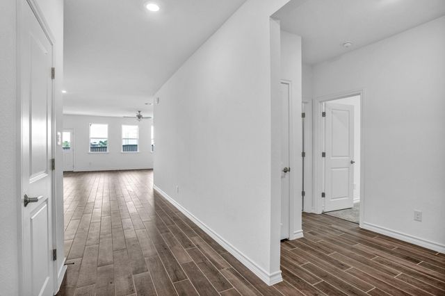 131 Adeline RD, Hutto, TX 78634