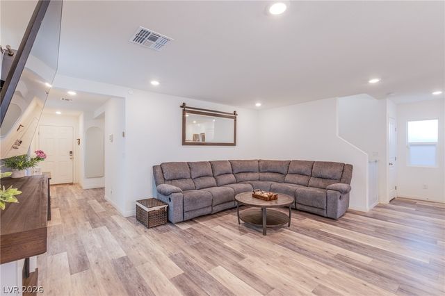 7712 Lush Oasis Avenue, Las Vegas, NV 89113