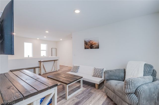 7712 Lush Oasis Avenue, Las Vegas, NV 89113