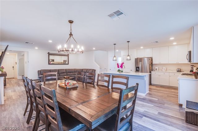 7712 Lush Oasis Avenue, Las Vegas, NV 89113