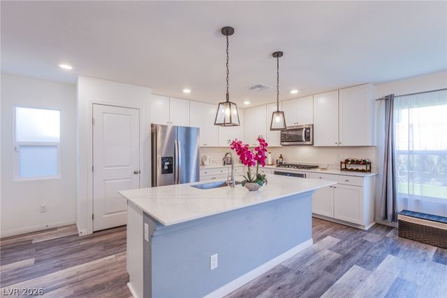 7712 Lush Oasis Avenue, Las Vegas, NV 89113
