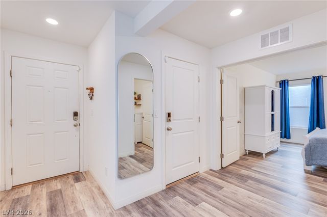 7712 Lush Oasis Avenue, Las Vegas, NV 89113