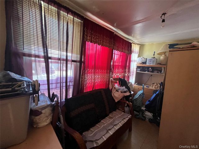 10438 202nd Street, Saint Albans, NY 11412