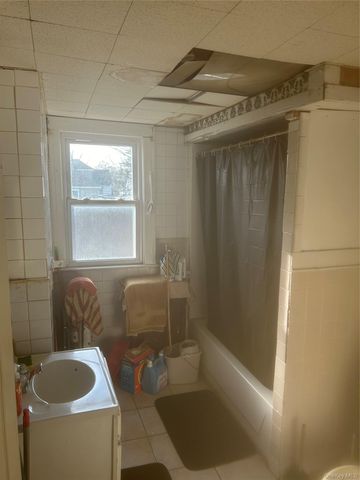 10438 202nd Street, Saint Albans, NY 11412