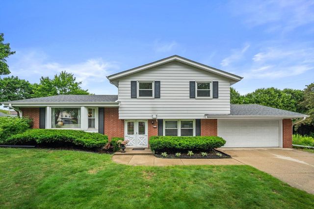 12130 W Chambers STREET, Wauwatosa, WI 53222