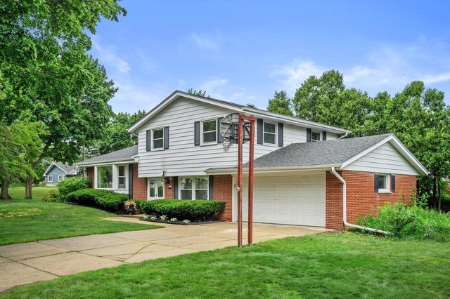 12130 W Chambers STREET, Wauwatosa, WI 53222