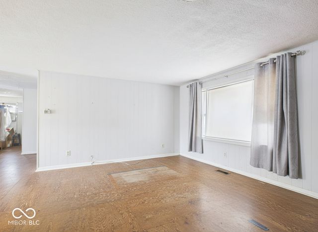 3180 S 200 E, Anderson, IN 46017