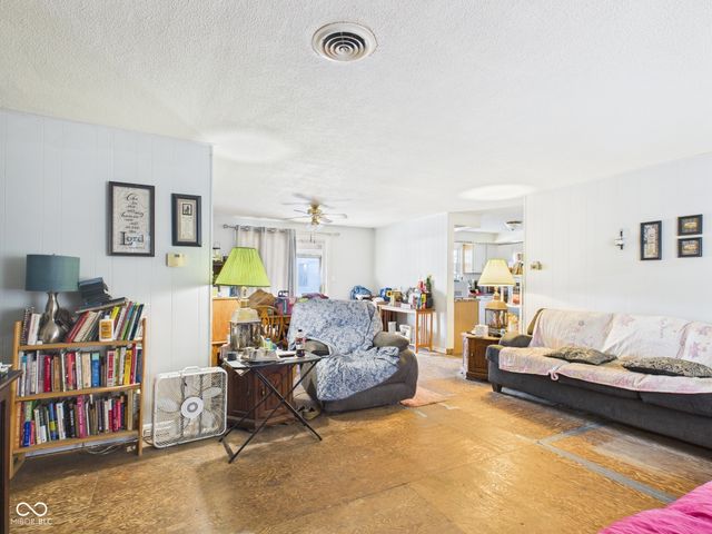 3180 S 200 E, Anderson, IN 46017