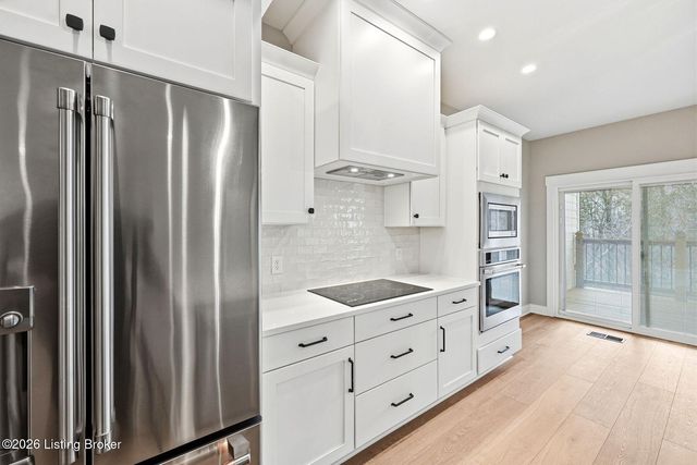 14715 Stable Gate Pl, Louisville, KY 40245