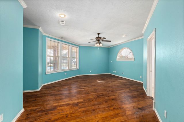 803 S Converse ST, Flatonia, TX 78941