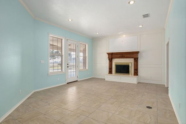 803 S Converse ST, Flatonia, TX 78941