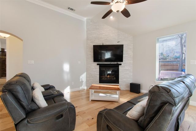 1930 Muncie Avenue, Dallas, TX 75212