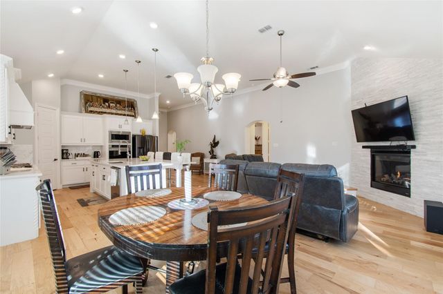 1930 Muncie Avenue, Dallas, TX 75212