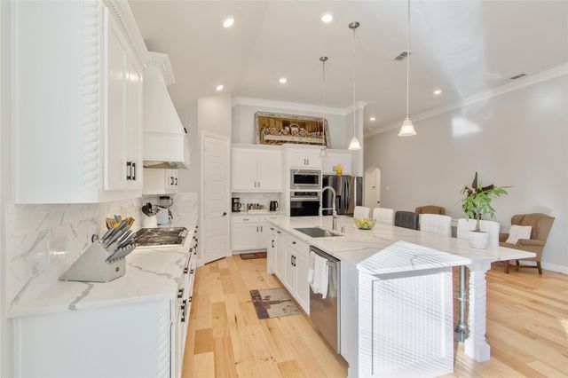 1930 Muncie Avenue, Dallas, TX 75212